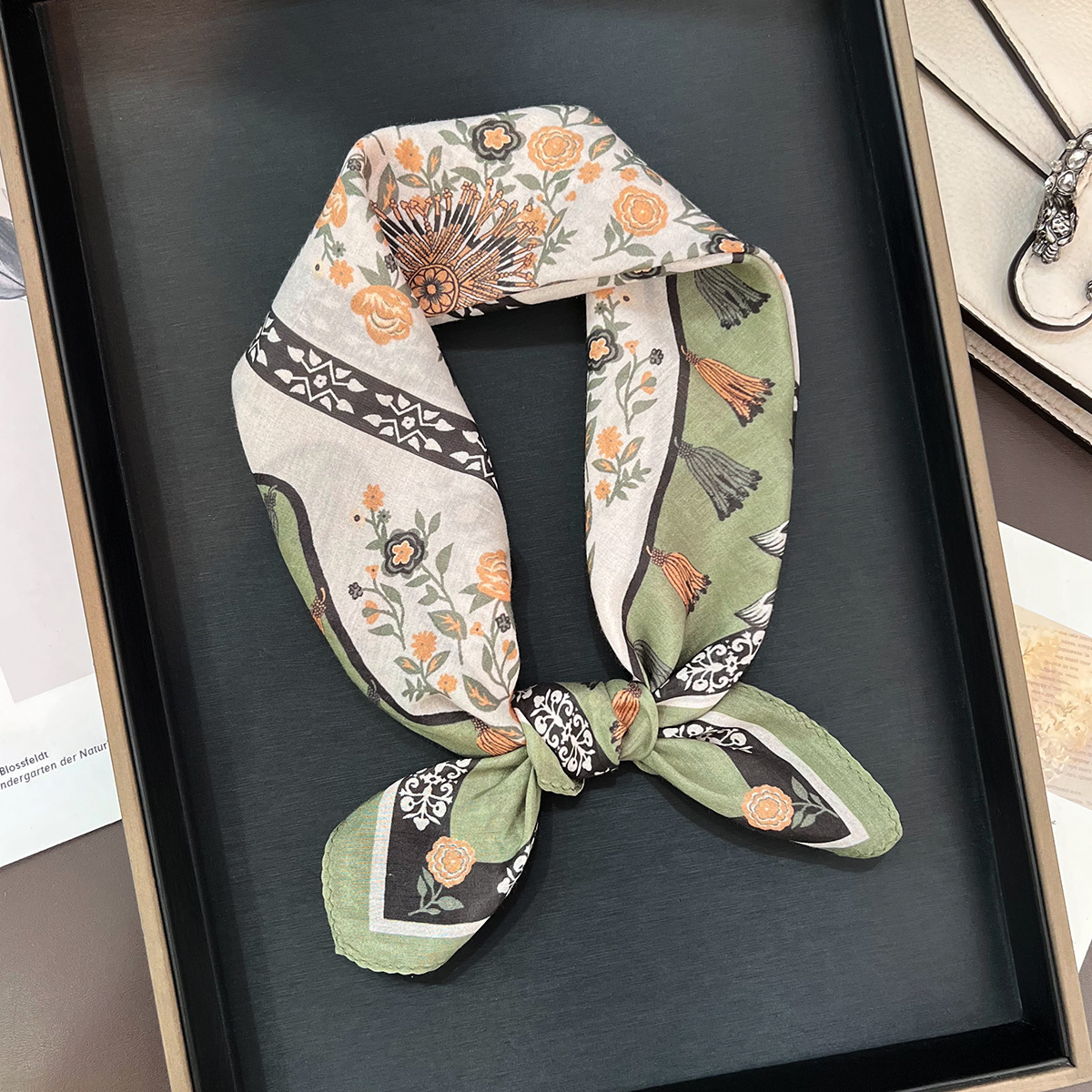 Korean-style new green silk-cotton scarf, stylish versatile accessory for shirts, adding a touch of elegance and sophistication