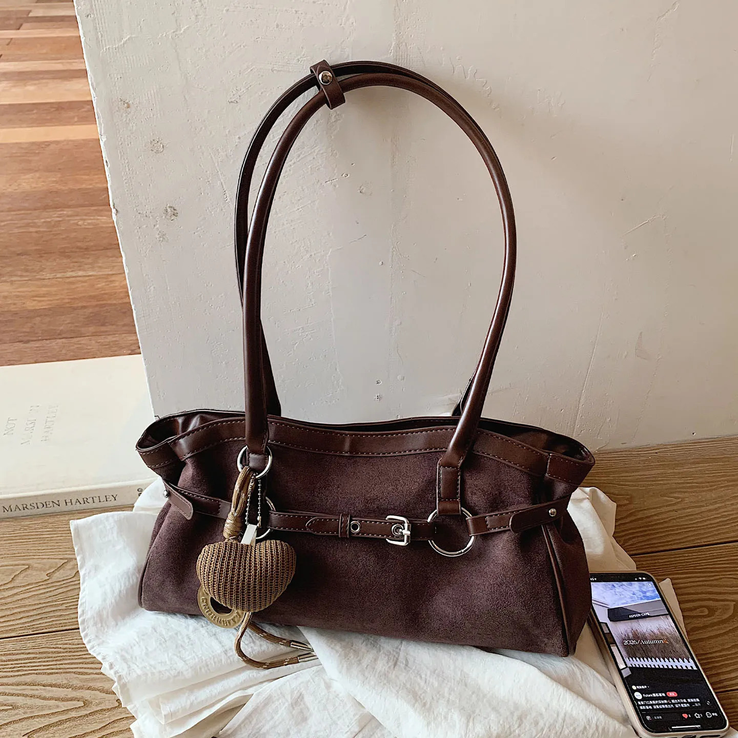 Womens Commuter Shoulder Bag 2026 Autumn Retro Suede Mermaid Large Capacity Tote Bag Casual Style PU Material Medium Siz... 260924