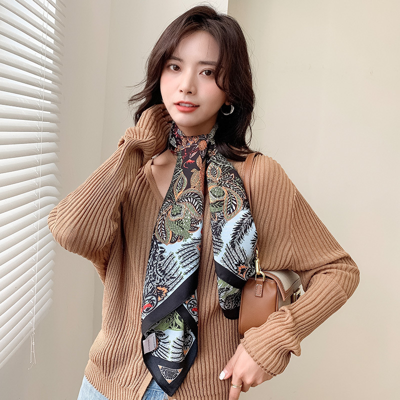 2026 Spring New Collection: Elegant Korean-style Twill with Stylish Floral Print for Women, Decorative Neck Scarf - view 4