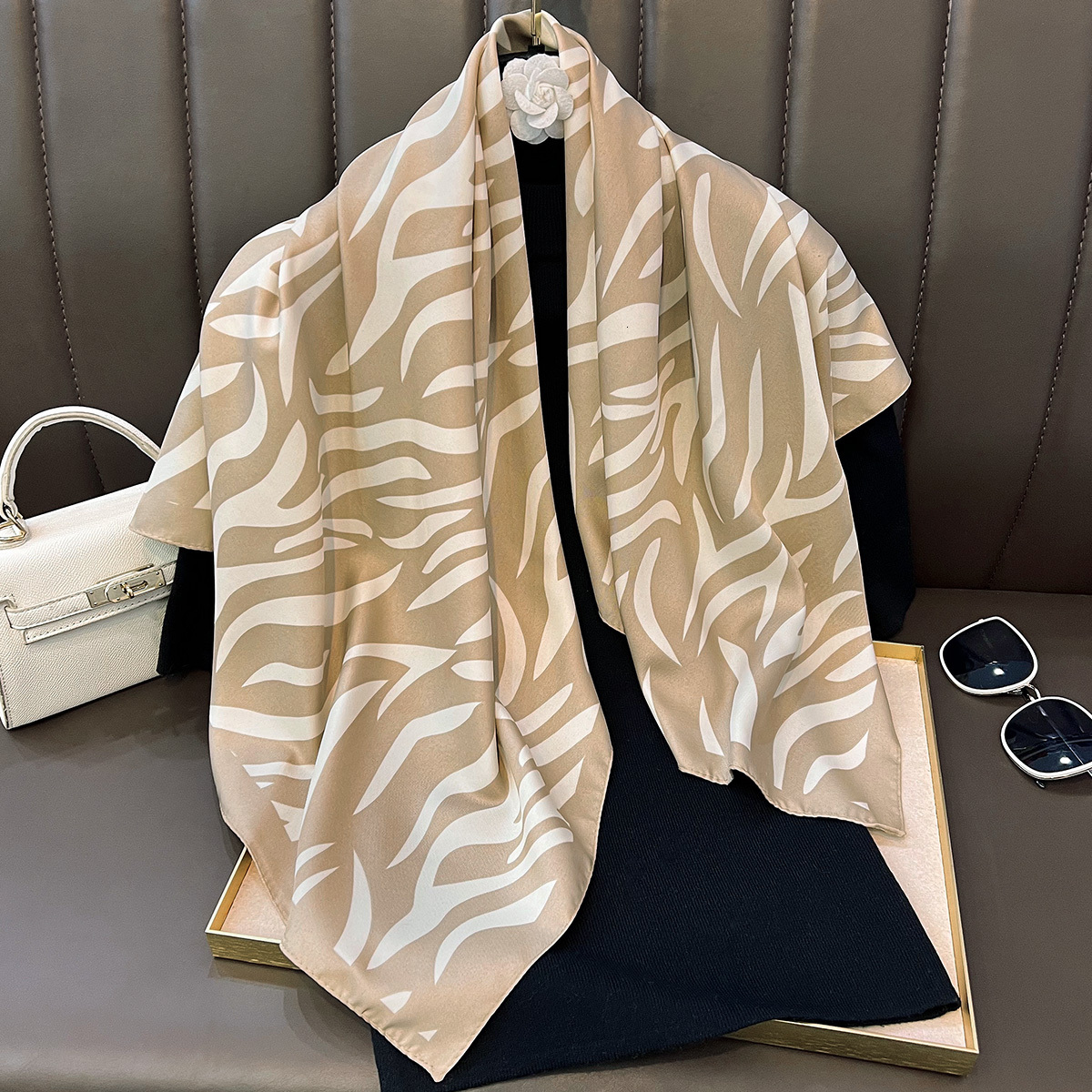 European and American style animal print silk 90CM twill women's shawl dual-use versatile light luxury elegant fashion square scarf