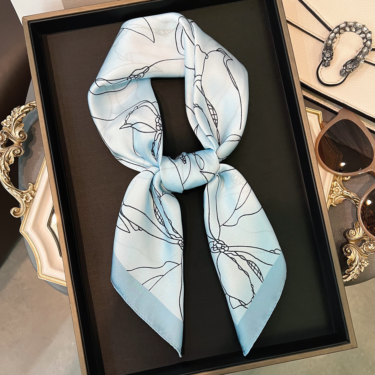 Small square women's suitable for spring, autumn, and summer, can be paired with shirts, decorative neck scarf, versatile, protects the neck, thi - view 4