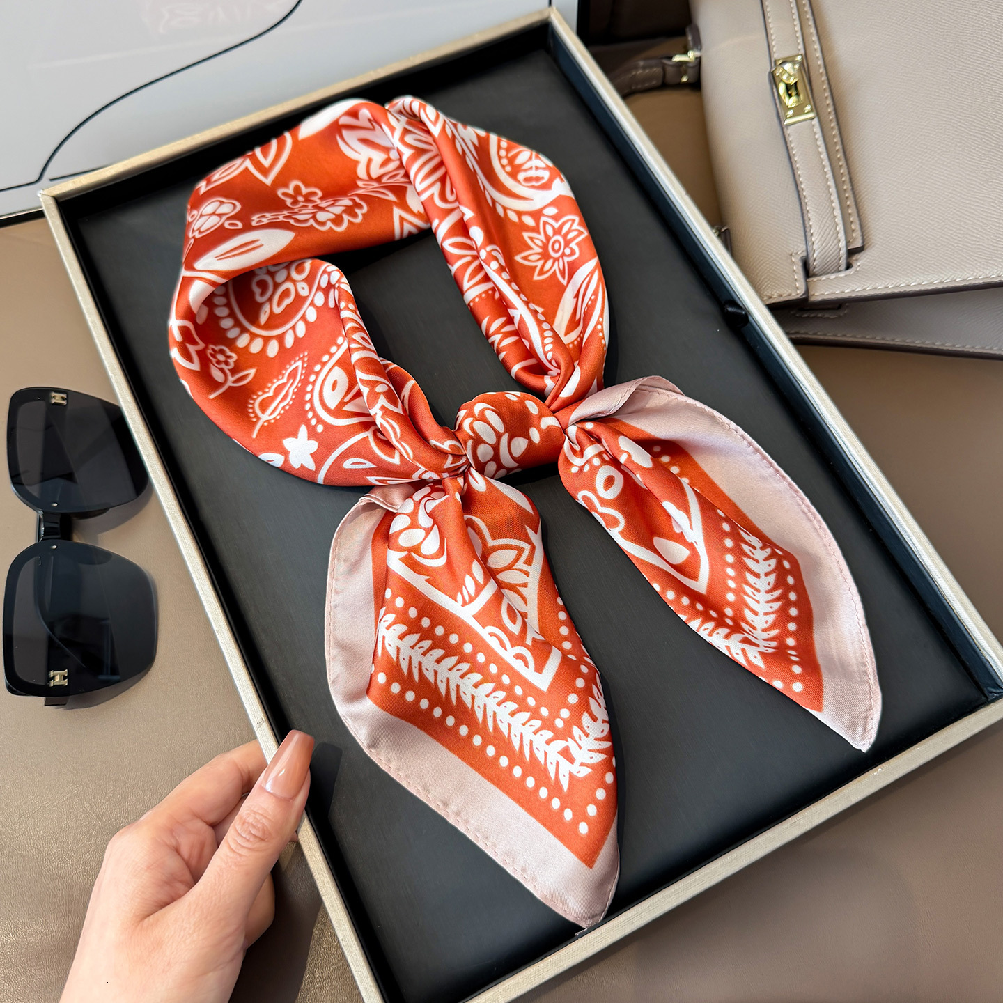 Retro cashew-patterned faux silk small square scarf, stylish and versatile, can be used as a headscarf, shawl, sun-protective neck wrap, or women'