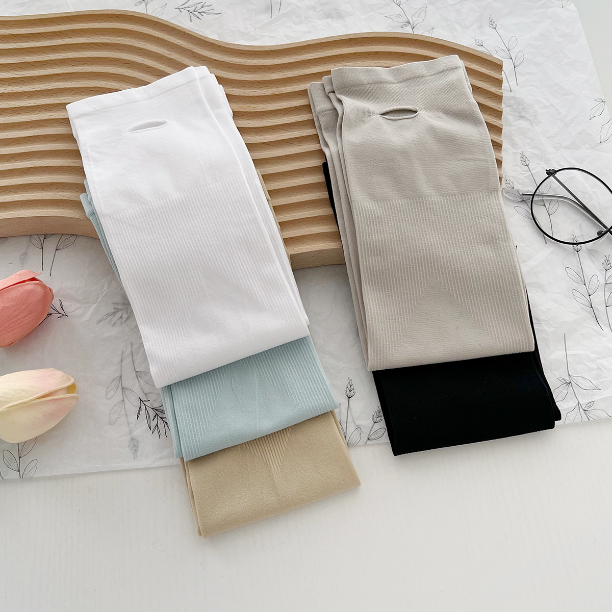 2026 new summer solid-color sun-protective arm sleeves women, featuring UV protection, loose fit, and a thin, breathable design for outdoor use - view 4