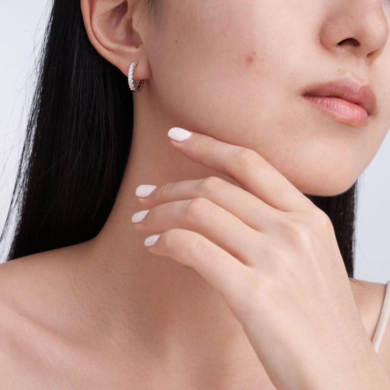 925 Sterling Silver Moissanite Huggie Hoop Earrings Single Row Shiny Ear Buckle Fine Jewelry For Women Daily Party Wear - view 3