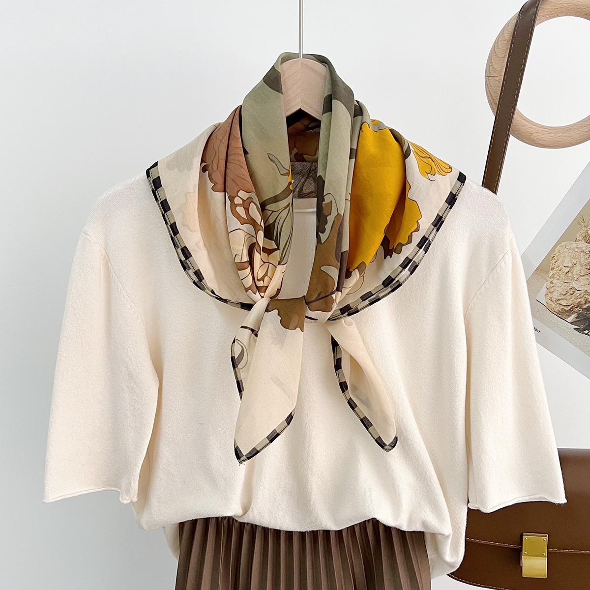 Spring and Summer New Lightweight Breathable 65*65CM Square Versatile Printed Mulberry Silk Cotton Blend Women's Fashion Scarf - view 5