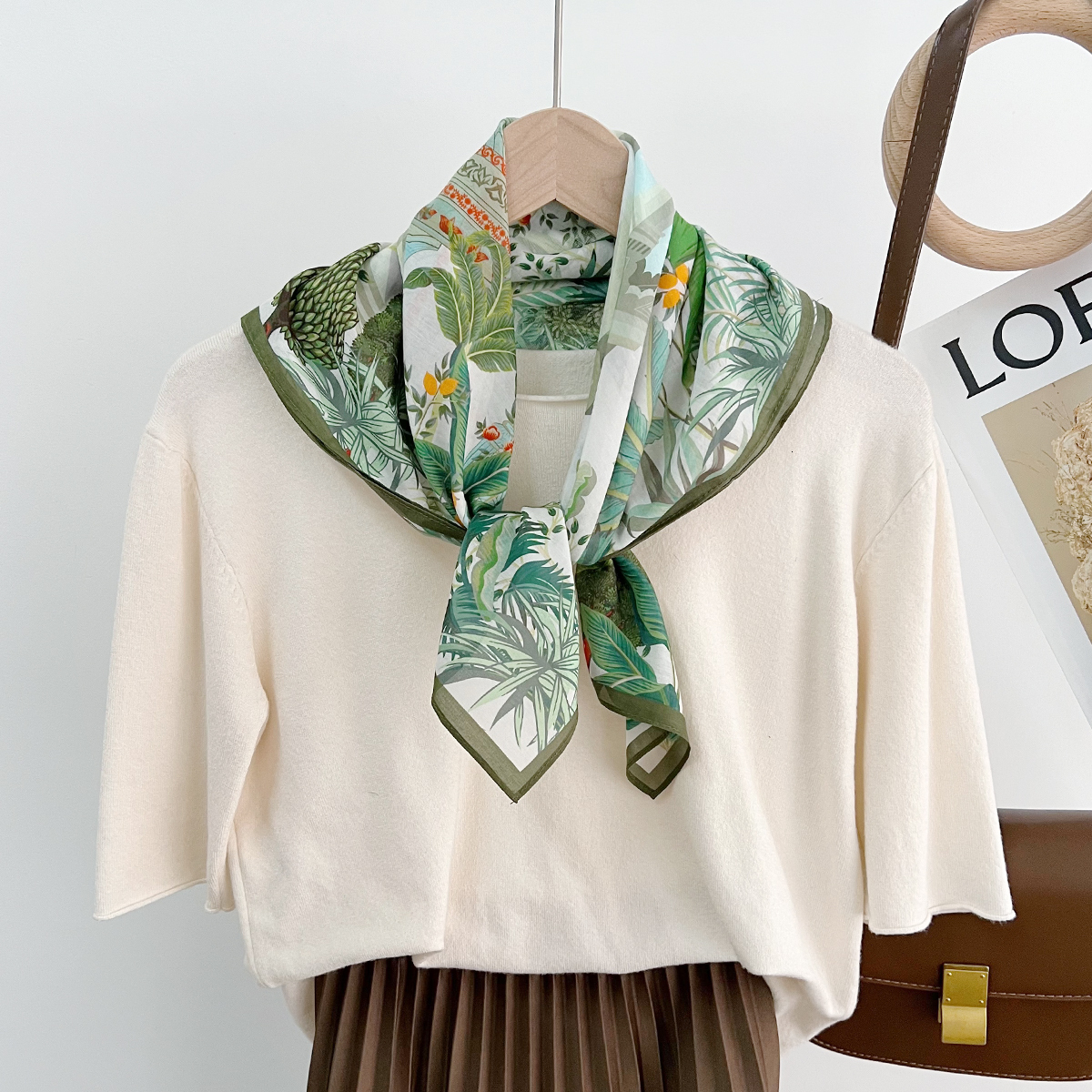 Spring and Summer New Lightweight Breathable 65*65CM Square Versatile Printed Mulberry Silk Cotton Blend Women's Fashion Scarf - view 4