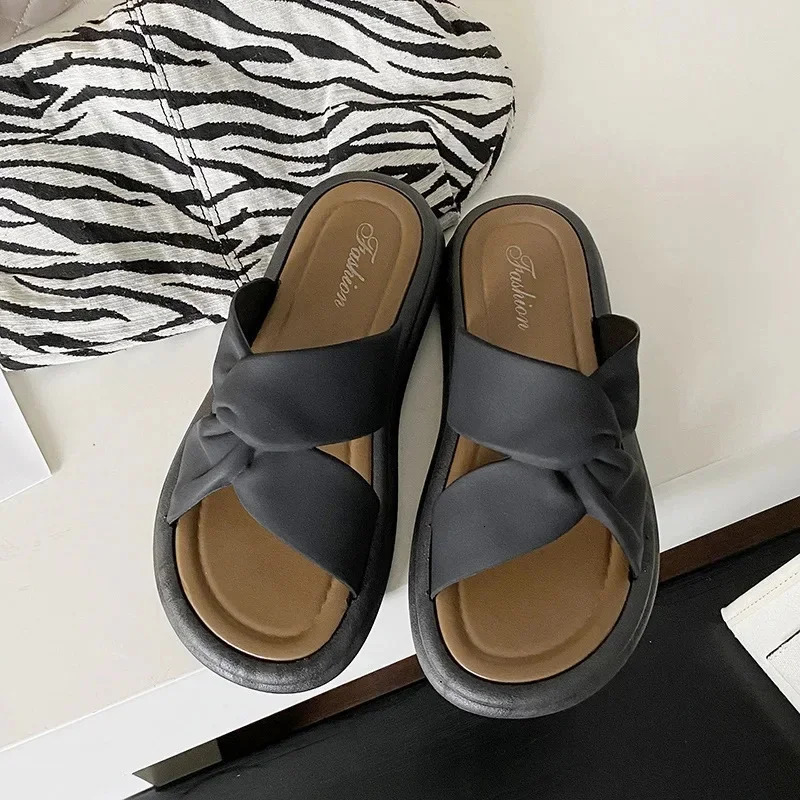 Fashionable Summer Women's Slippers Pearl Casual Beach Shoes Indoor Anti-Slip Outerwear Home Use PVC Sole Female Footwear 260918 - view 6