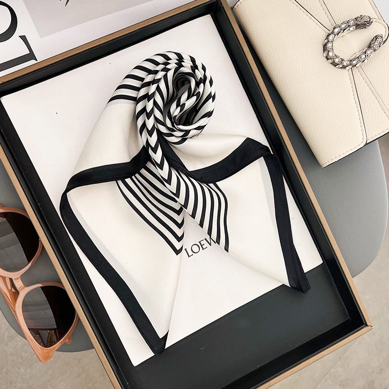 Yang Caiyu's same style striped versatile for bag decoration, formal wear, French-style neck scarf, spring and autumn mulberry silk square scarf - view 4