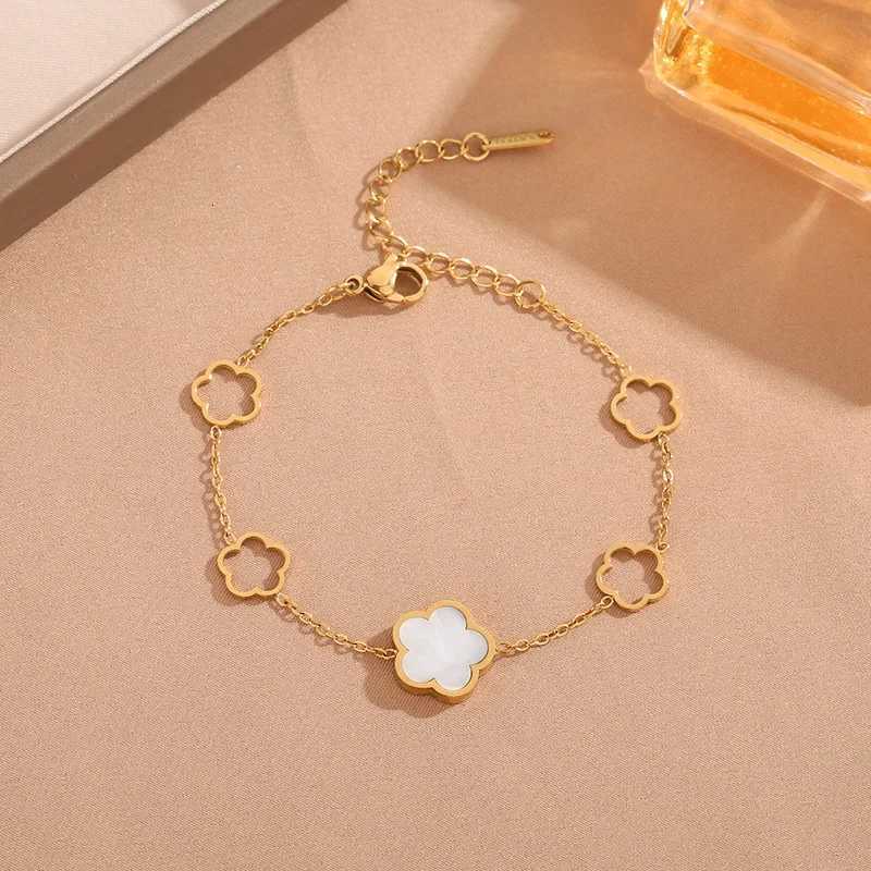 korea fashion black and Bangle white shell Five leaves wer bracelet for wen charm Stainl steel bangle bride jewelry accory N260924