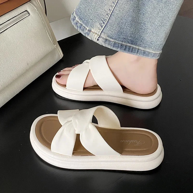Fashionable Summer Women's Slippers Pearl Casual Beach Shoes Indoor Anti-Slip Outerwear Home Use PVC Sole Female Footwear 260918