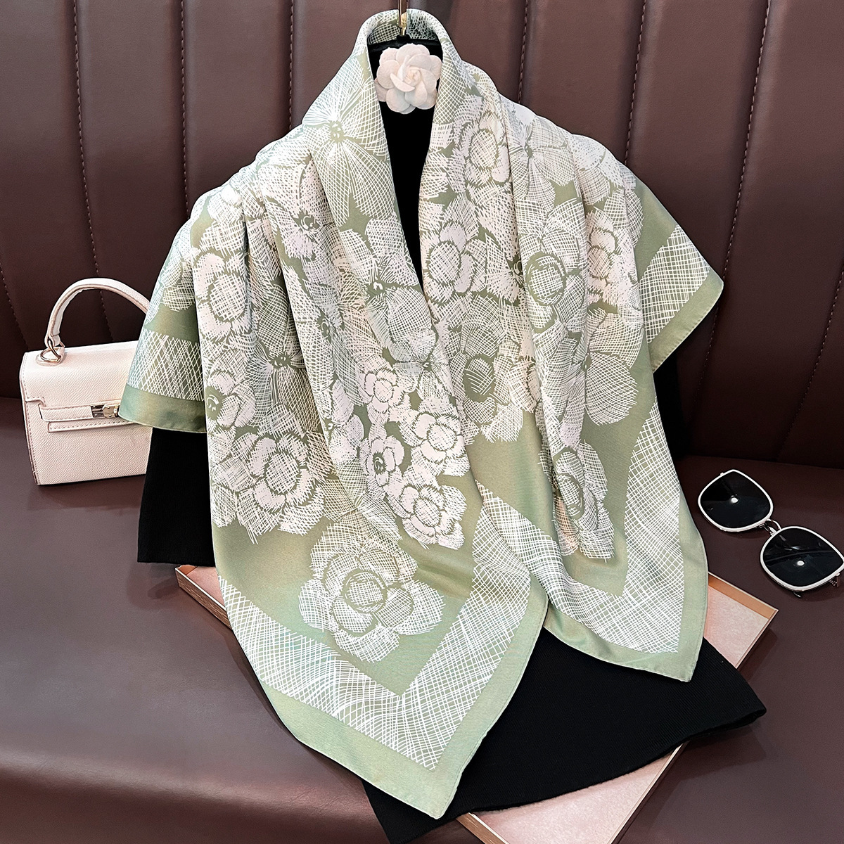 Spring autumn lightweight floral print neck scarf, twill fabric, elegant and stylish, suitable for commuting
