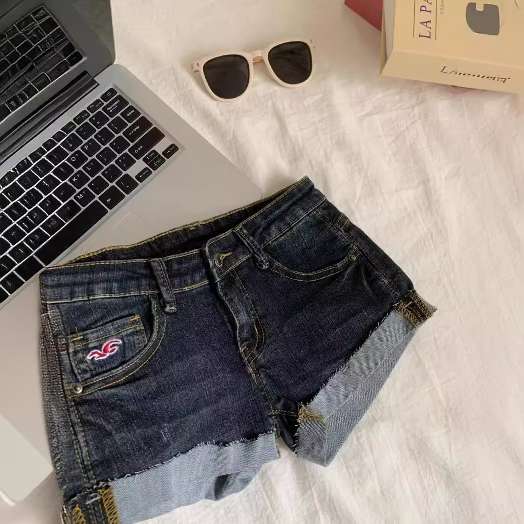 Women's Retro Cuffed Denim Micro Shorts - Summer New Low-Rise Versatile Slim-Fit Straight-Leg Trendy Hot Pants