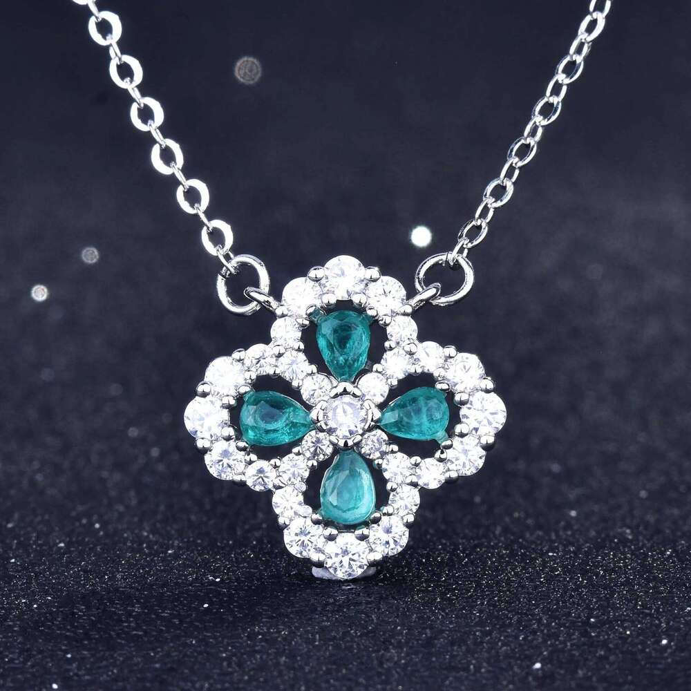 Luxury Paraiba Tourmaline Stone Pendant Necklaces Ladies Fashion Silver Color Clover Necklace Chain Wedding Jewelry Gifts