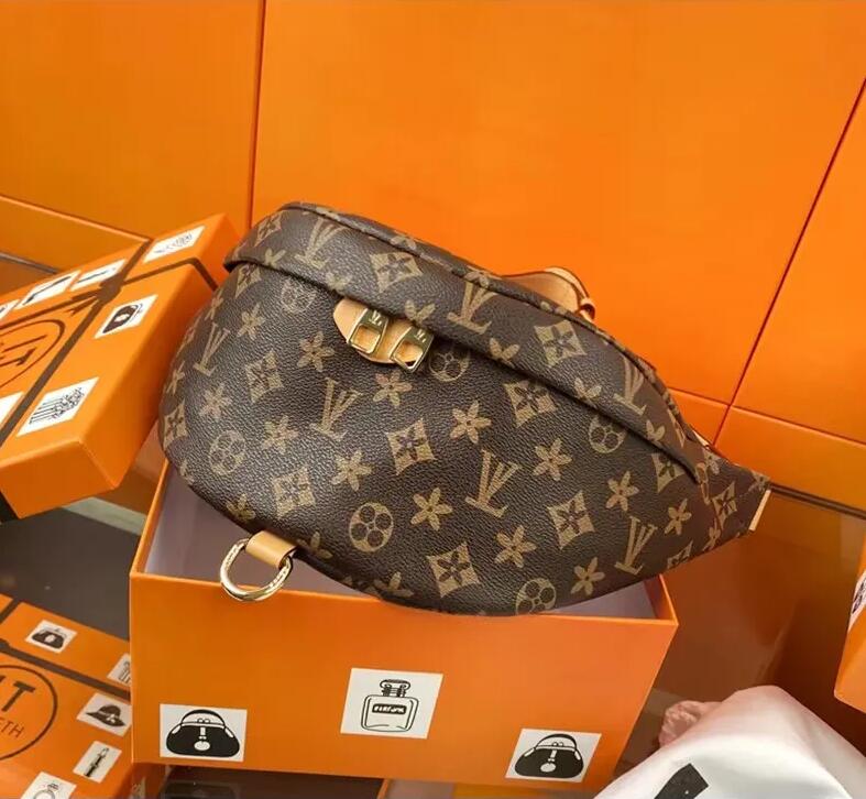 2026 Bumbag Cross Body Waist Bags Temperament Bumbags embossing flowers Famous soft leather Luxurys designer bags Date Code Tote DustBag