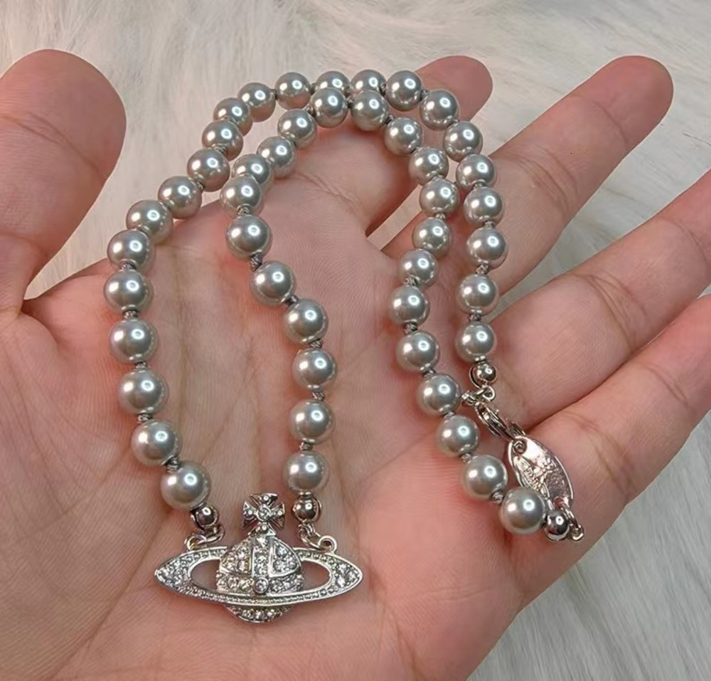 Saturn Necklace Designer Viviane Weswood Necklace for Woman Man Jewerly Cement Gray Saturn Pearl Necklace Choker Versatile Design Stackable for Women
