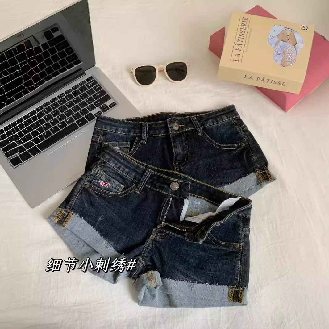 Women's Retro Cuffed Denim Micro Shorts - Summer New Low-Rise Versatile Slim-Fit Straight-Leg Trendy Hot Pants