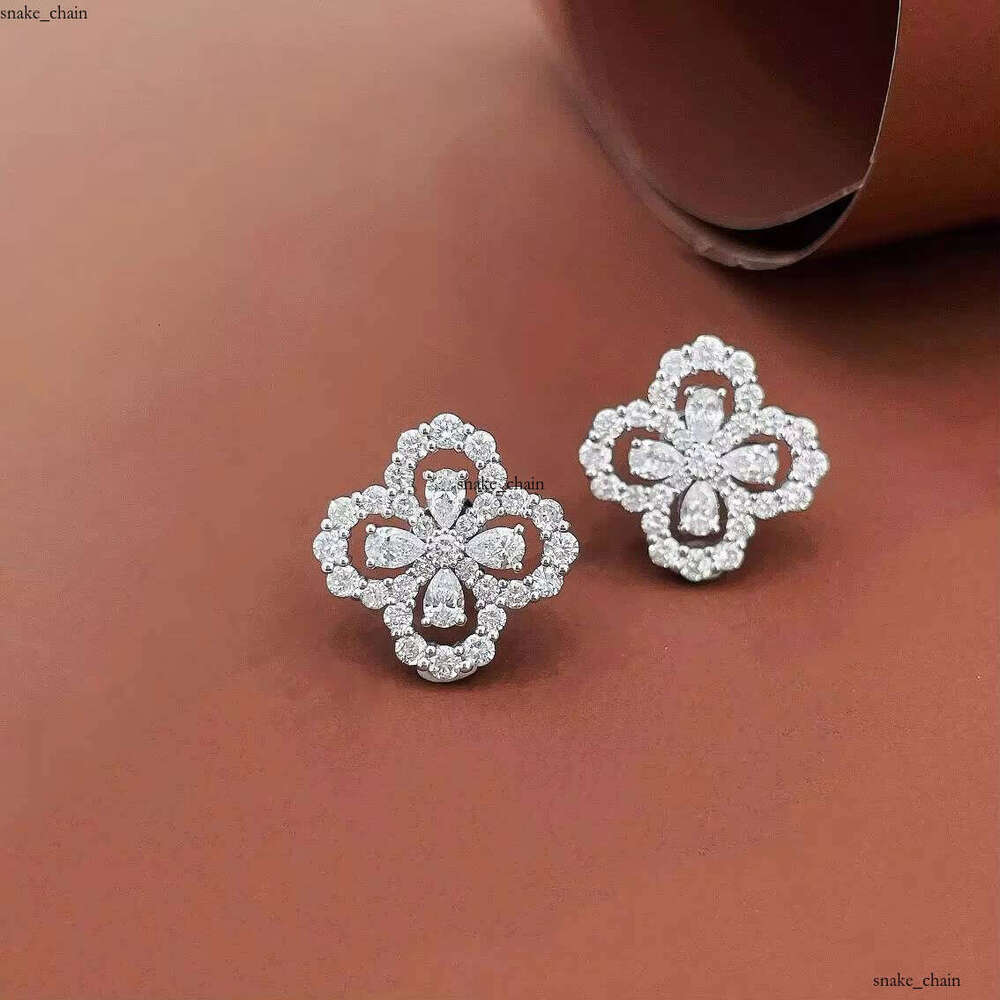 Luxeora White 18k Real Gold 1.5ct Lab-Grown Pear-Shaped VVS Moissanite Clover, with Hollow Fashion Designer Earrings