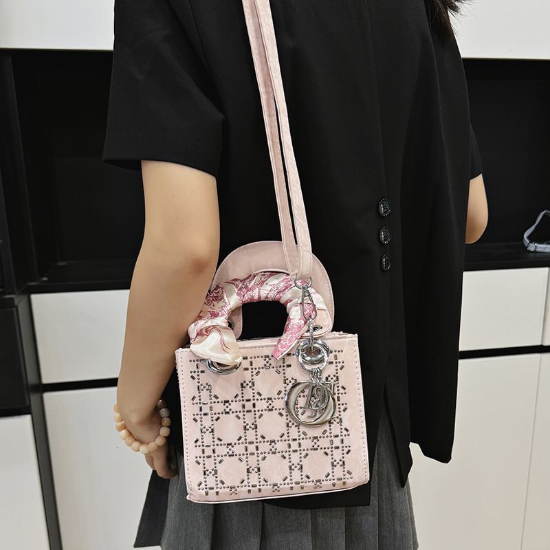 2025 New Princess Diana Handbag Party Bag Quilted Fashion Single Shoulder Rhinestone Shiny Women's Bag with Logo