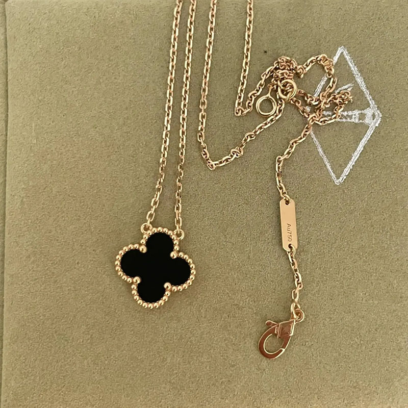 Classic Four Leaf Clover Necklace Brand Designer Necklace Mother of Pearl Necklace 18K Gold Luxury Necklace Women
