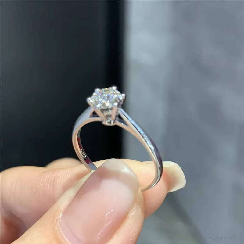 Lerca 18k Gold 0.2ct Round VVS Moissanite Female Wedding Ring