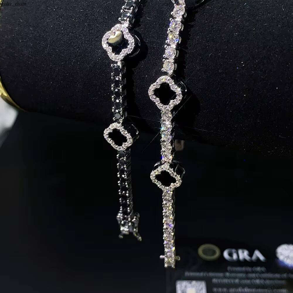 VVS Moissanite Premium Four-leaf Clover White Gold Plated Jewelry 925 Sterling Silver Charming Silicon Stone Tennis Bracelet