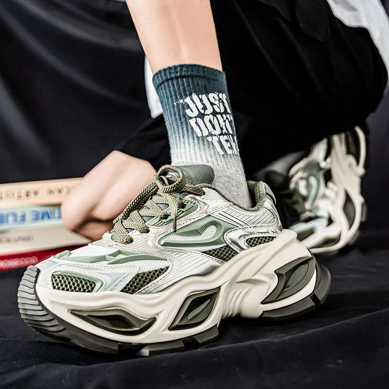 Fashion Trend Men Shoes 2026 Spring Summer New Mesh Breathable Sports Shoes Outdoor Versatile Platform Casual Shoes Green Red Black White Free Shippin