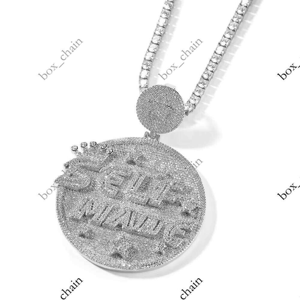 Ice out VVS Moissanite Fashion Necklace Selfman Pendant Round Star Clock Crown Pattern Two-tone Hip-hop Jewelry