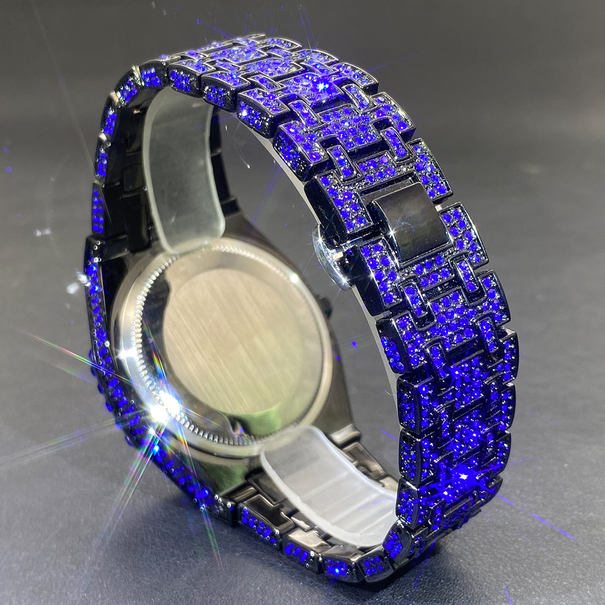 Designer Hip Hop Iced Out Square Quartz Watch for Men Moissanite CZ Rhinestone Thorn Dial Bling Rapper Wristwatch 1235566