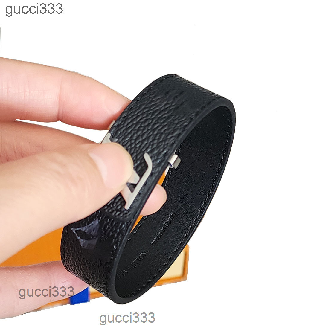 Designer Mens And Womens Genuine Leather Punk Hip-Hop Mens Jewelry Titanium Steel Bracelets Gift Box louis vuittonly lvs lvt louisvuitton louievuitton lvbracelet