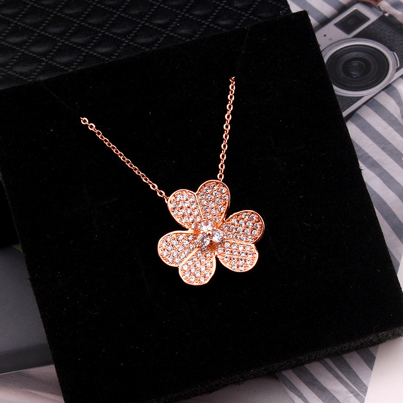 Style Fresh Creative Plum Blossom Full Diamond Necklace And Earrings Set Fashionable Versatile Women's Light Luxury Jewelry