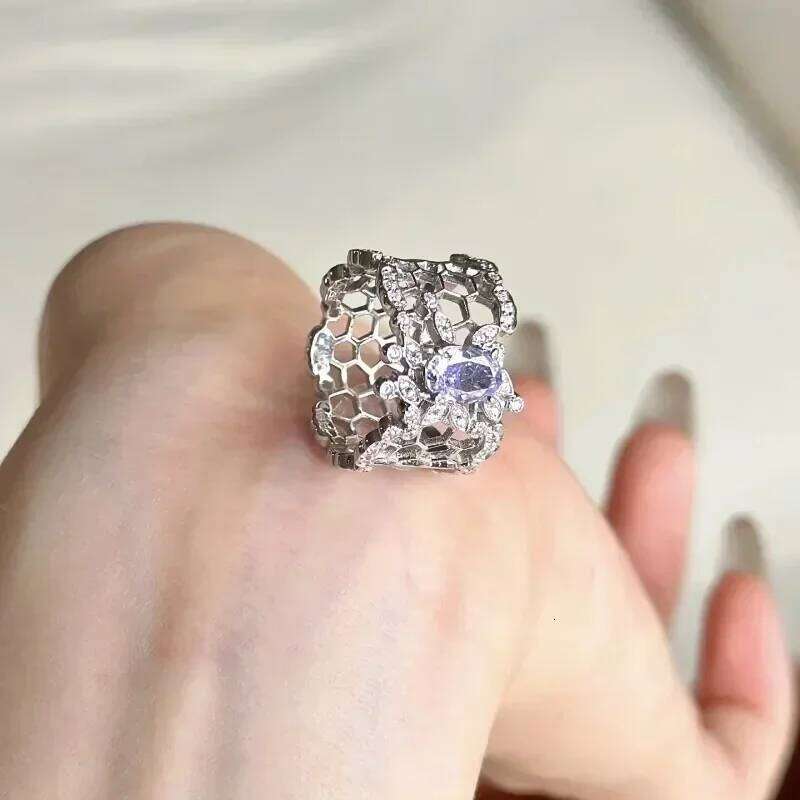Light luxury taro purple crystal hollow out rings for women exquisite silver 925 drawing butterfly wedding ring fashion jewelry - view 7