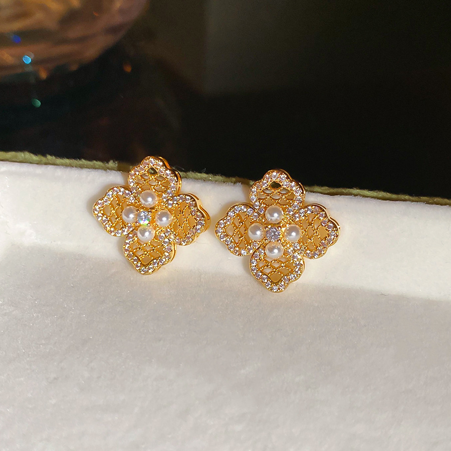 Real Gold Plated Silver Needle Zircon Flower Pearl Elegant Niche Versatile Light Luxury High-End Feel Earrings for Women - view 3