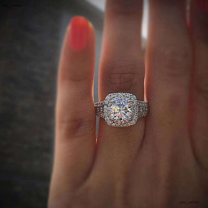 Grass Stone Silver Plated Shiny Simulated Diamond Wedding VVS Moissanite VVS Moissaniteia Round Cut Bridal Engagement Ring