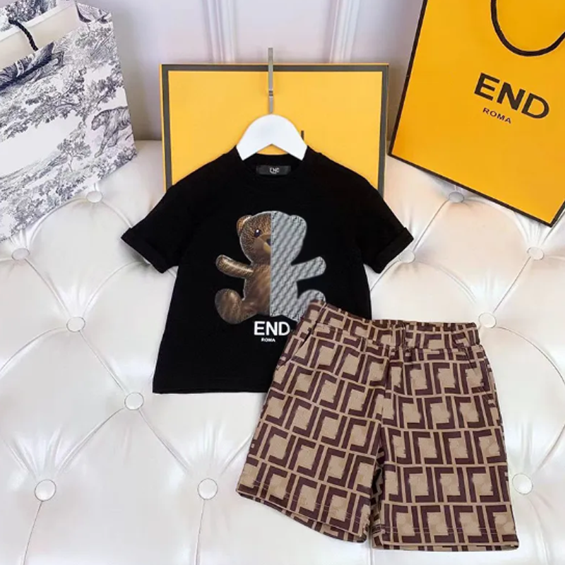 FD Kids Designer Clothes high quality Childrens Summer Shorts Two-piece Set Fashionable Little Bear Short T Boys Girls Half Sleeved Top Clothing Sets