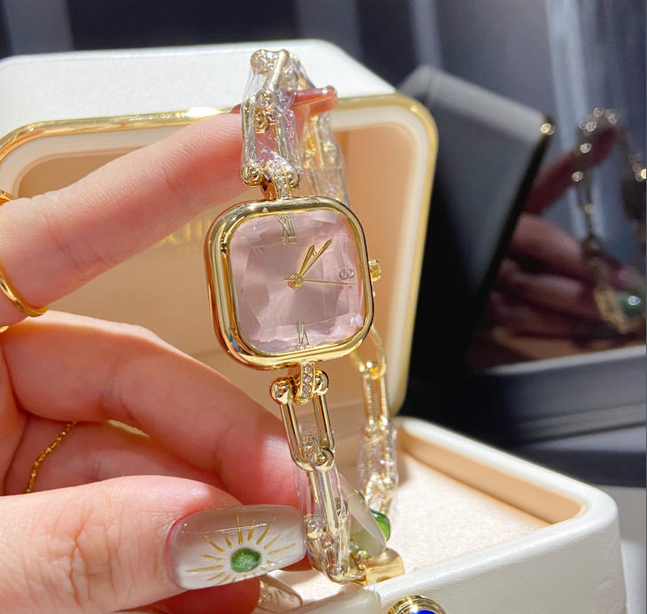 High quality womens watch designer watch pink gem elegant watches women designer diamond watch Christmas Mother's Day Gift watches Sapphire montre de luxe R256