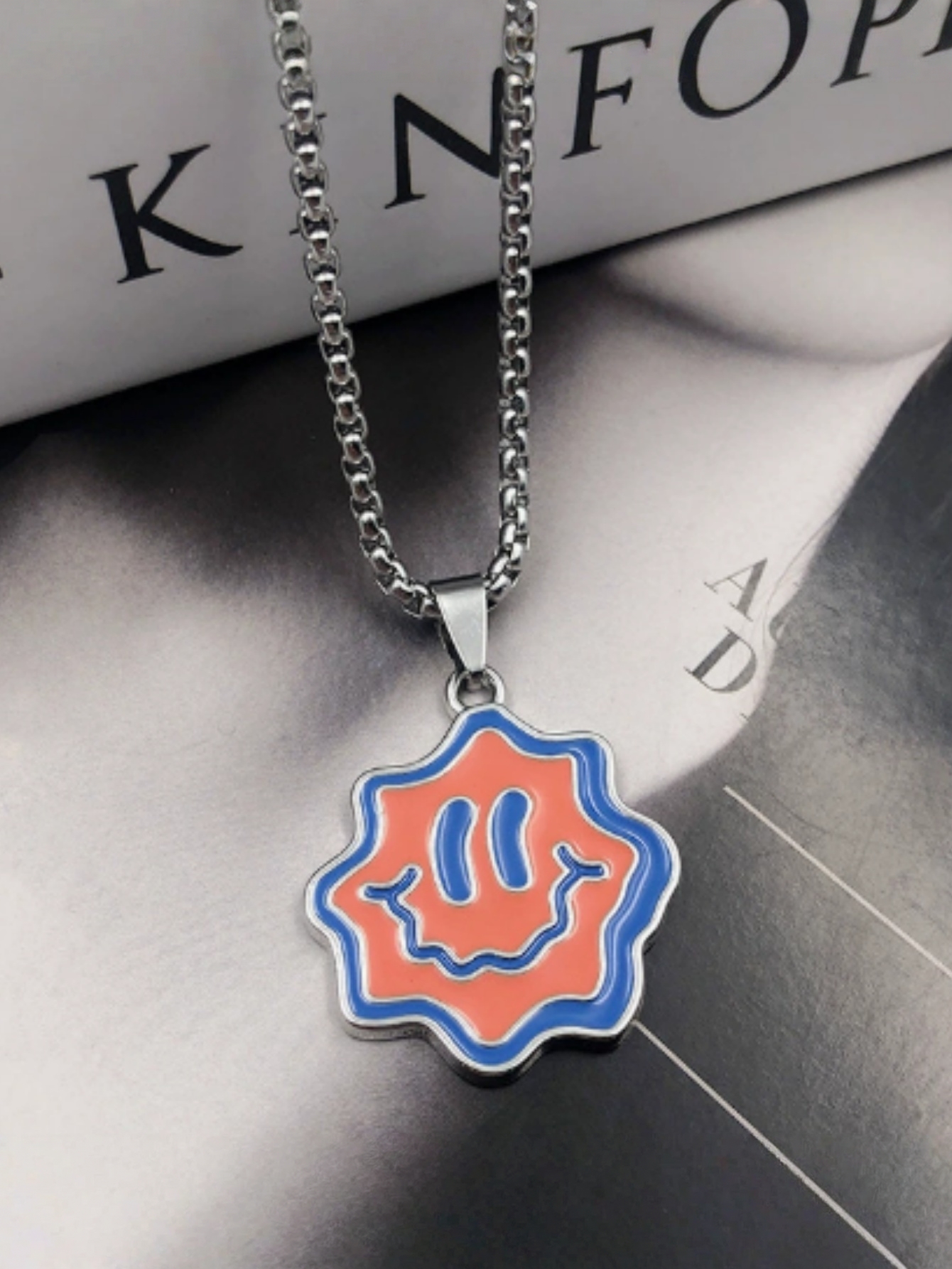 Wave Cartoon Smile Face Necklace - Hip Hop Unique Design, Minimalist Jagged Smile Pendant, Street Style Metal Chain Trendy Accessory