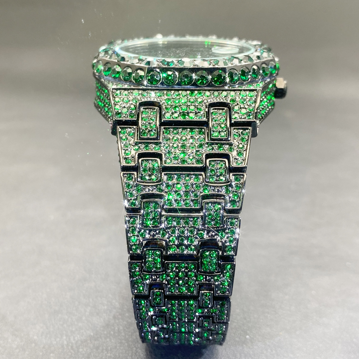 Designer Hip Hop Iced Out Square Quartz Watch for Men Moissanite CZ Rhinestone Thorn Dial Bling Rapper Wristwatch 1235566