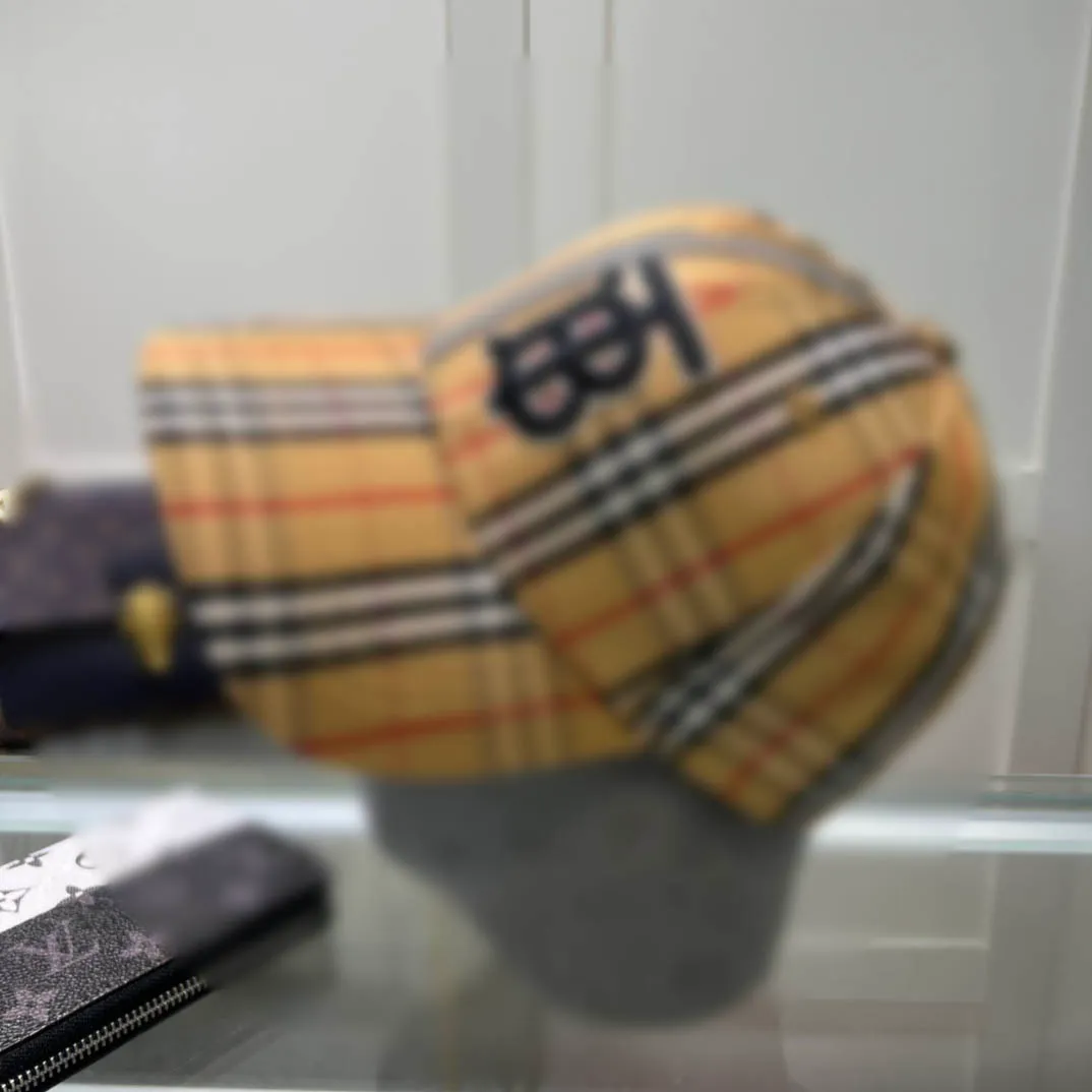 Men's bubbry hats, women's peaked hats, designer embroidered letter baseball caps, casquette luxury logo intarsia, Vintage checked beach sun hats