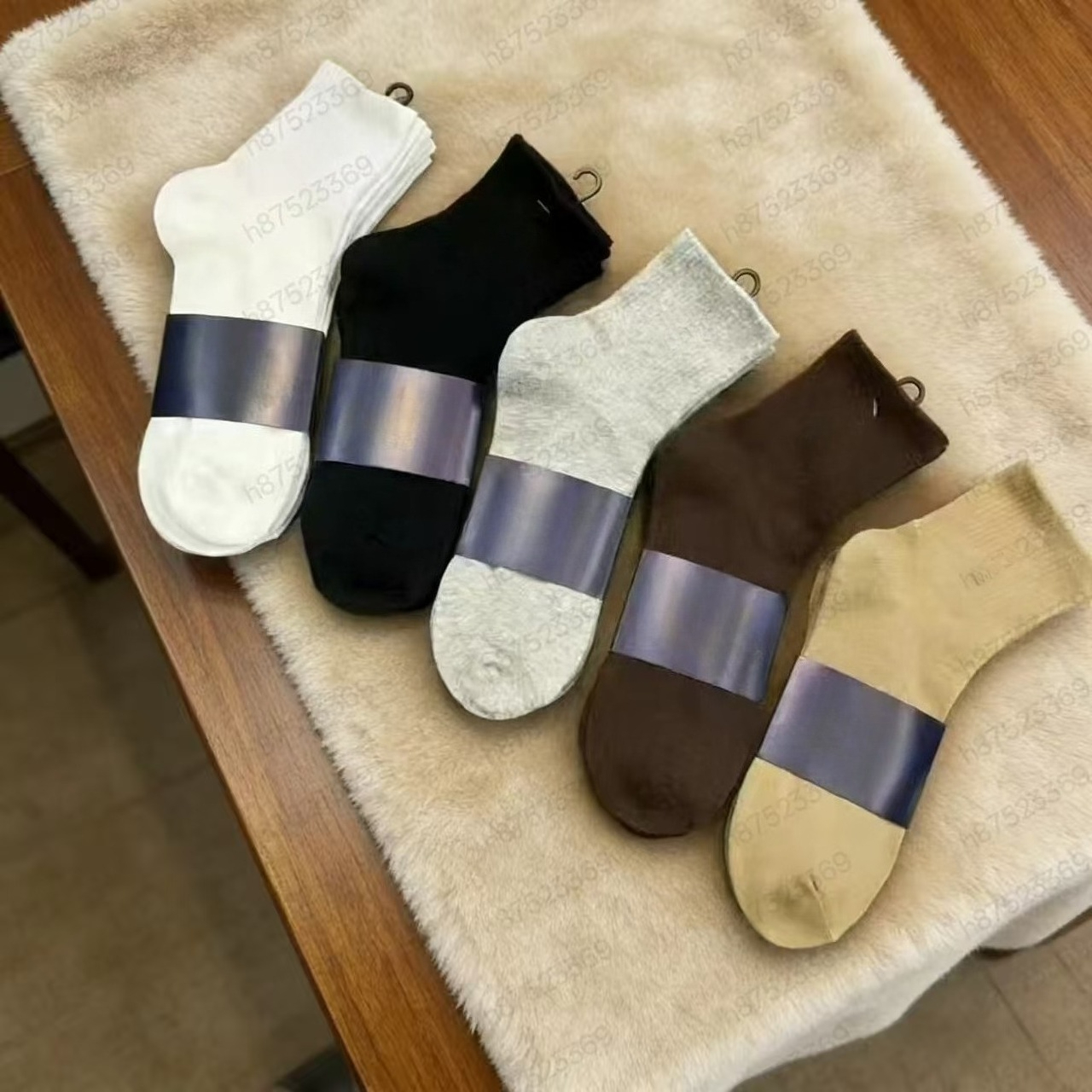 Winter and autumn warmth towel socks for men and women, mid-calf size, small horse embroidery design, 3 pairs per pack, sport socks.