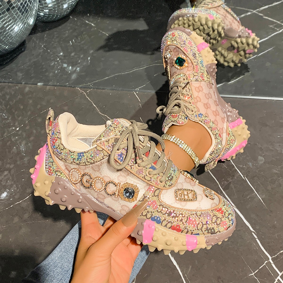 Women's Fashion Shoes Rhinestones Diamonds Embellished Luxury Shoes Rhinestones Designer Sneakers Thick Bottom Non Slip Running Shoes Zapatillas 