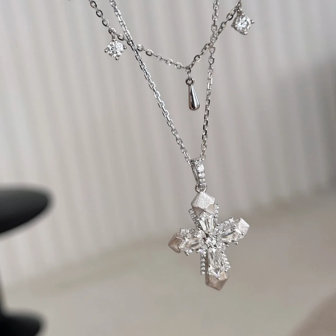 Luxury Brand Designer Jewelry Italian Brushed Craft Vatican Cross Two-Tone Gold Pendant Vintage Rupert's Tears Layered Necklace