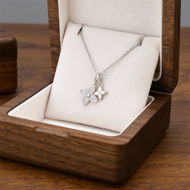 Luxury Brand Designer Jewelry Fashion Micro-Inlaid Double Four-Leaf Flower Pendant Titanium Steel Necklace For Women Real Gold Plating Color Retention