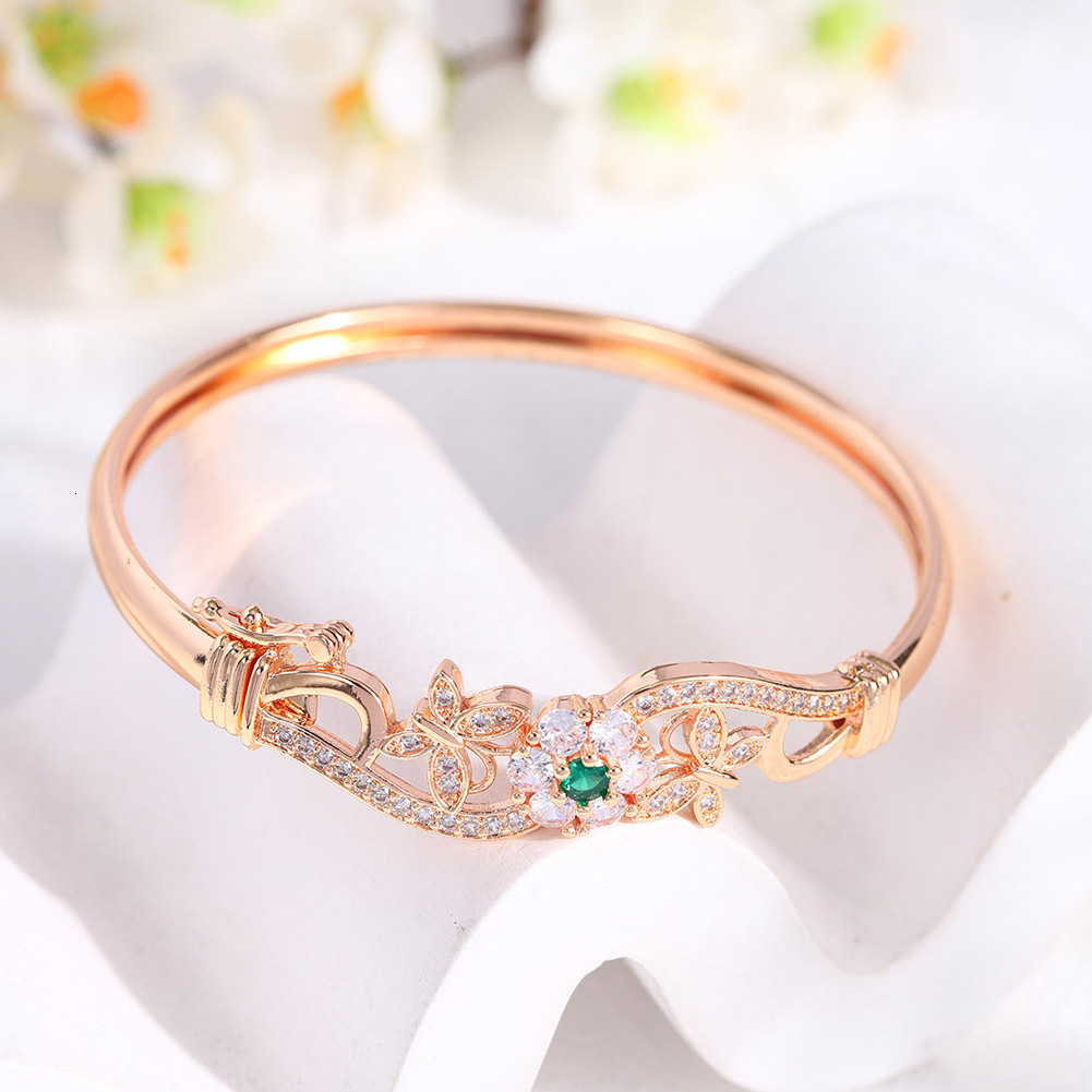 Luxury Brand Designer Jewelry Bracelet Hollow Butterfly Design Fashion Inlaid Jewelry European And American Retro Bracelet High-End Versatile Jewelry 