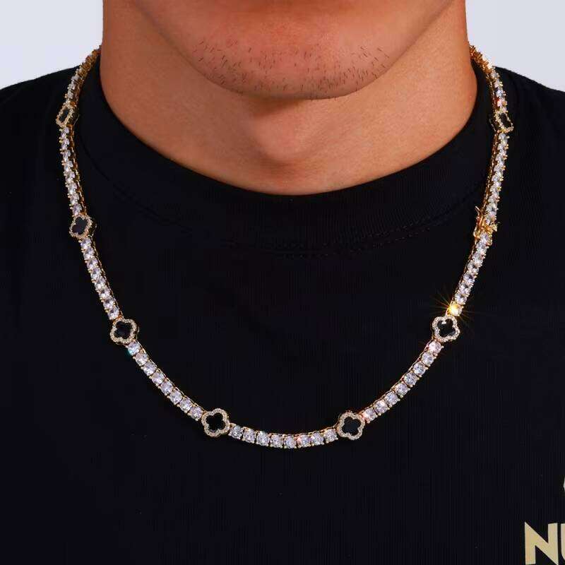 Lucky Clover VVS Moissanite Pendant Necklace Geometric Design Gold-Plated Chain Buckle Unisex Gift Creative