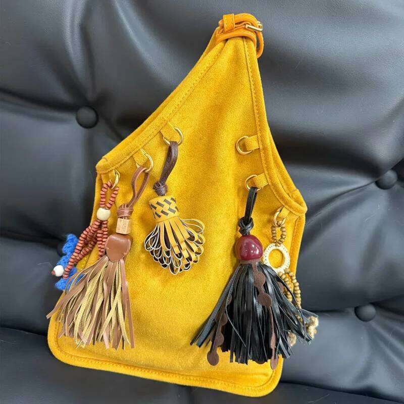 Suede Doll Pendant Bag New Niche Design Top-Layer Sheepskin Fleece Fringed Tassel Vintage Women's Fashion Handbag Suotong251222