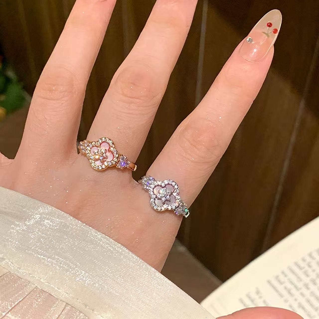 Luxury Brand Designer Jewelry Cherry Blossom Pink Clover Resin Zircon Ring Niche Elegant Rose Gold Ring Light Luxury High-End Trendy Jewelry