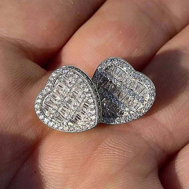 Huitan Bling Crystal Heart Stud for Women Silver Color Exquisite Love Earrings Daily Wear Party Romantic Jewelry