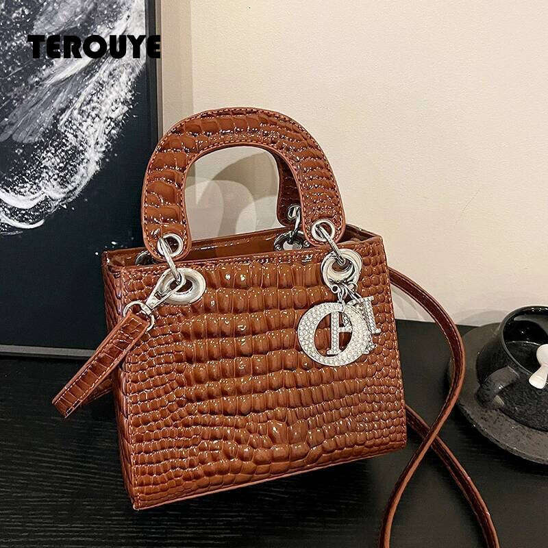 Fashionable Business Tote Bag Women, Luxury Commuter Large Capacity, Crossbody Handbag For Leisure Time TEROUYE