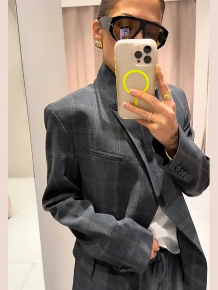 Plaid Print Blazer Jacket Women Fashion Stand Collar Full Sleeve Split Loose Short Coat Spring Female Daily Commute Outerwear 251216