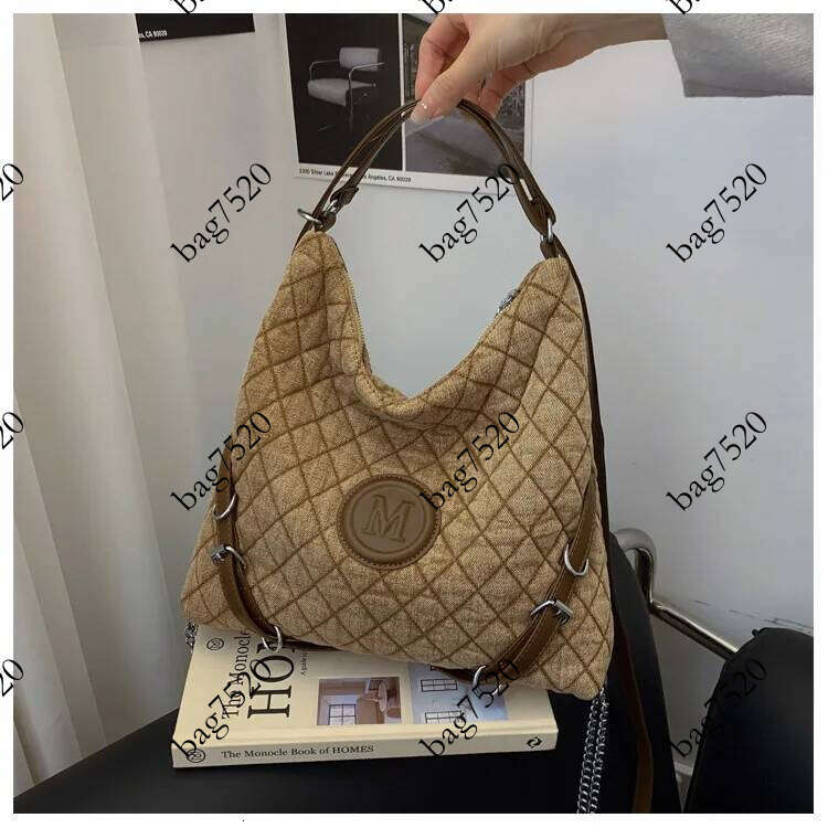 New Trendy Versatile Large-capacity Backpack Commuter 2026 Winter Designer Women's Retro Popular Bag This Year Pingshuo